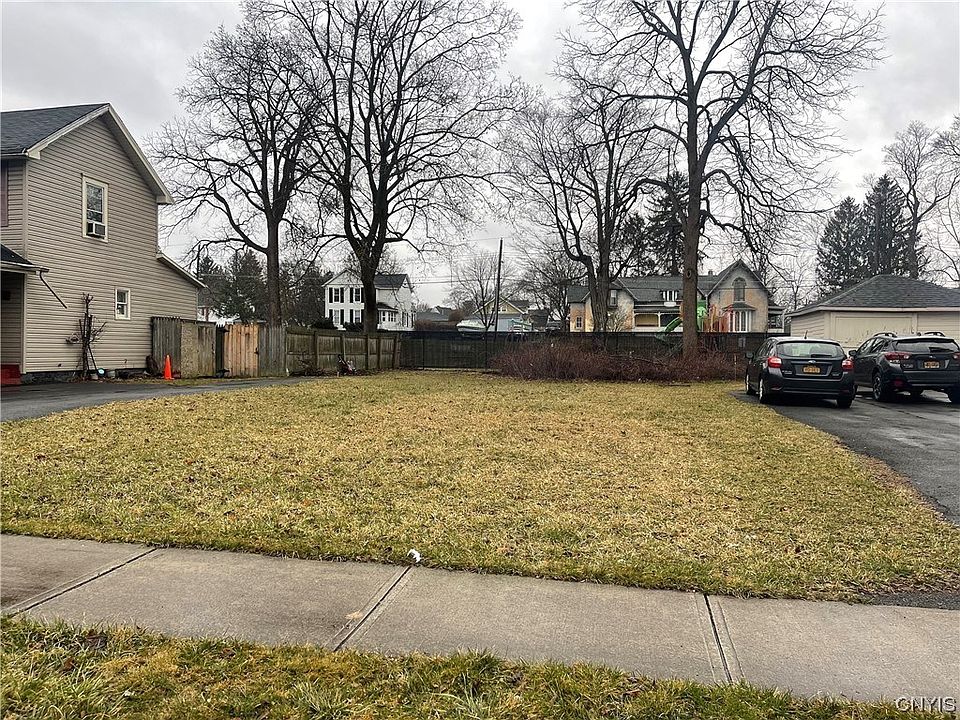 2nd image of 25 Delevan St
