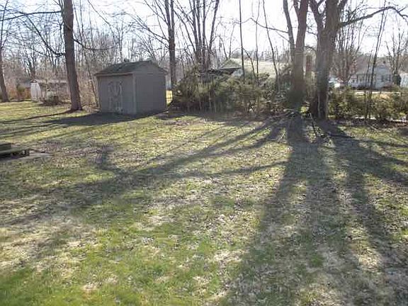 3rd image of 1084 Grand Ave