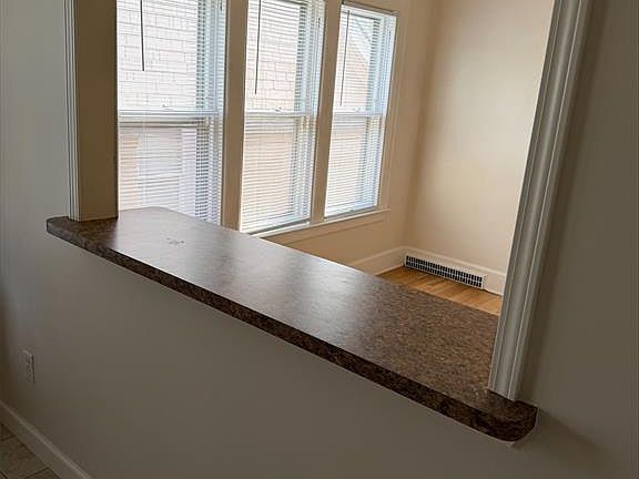 4th image of 1110 Maryland St APT 2