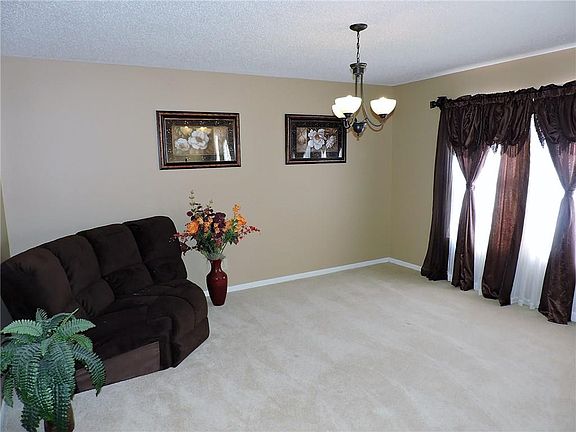 4th image of 10566 Ballard Dr