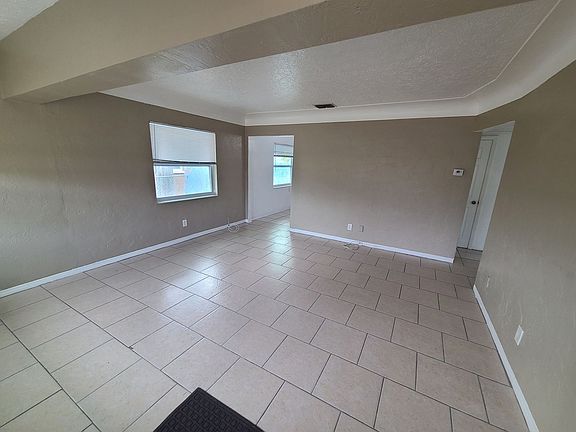 4th image of 5011 6th Ave S