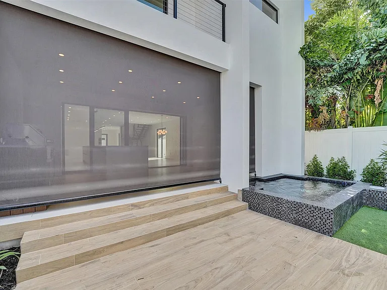 1525 NE 15th Ave — Photo 38