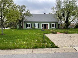 310 Rockwell Ct, Zionsville, IN 46077
