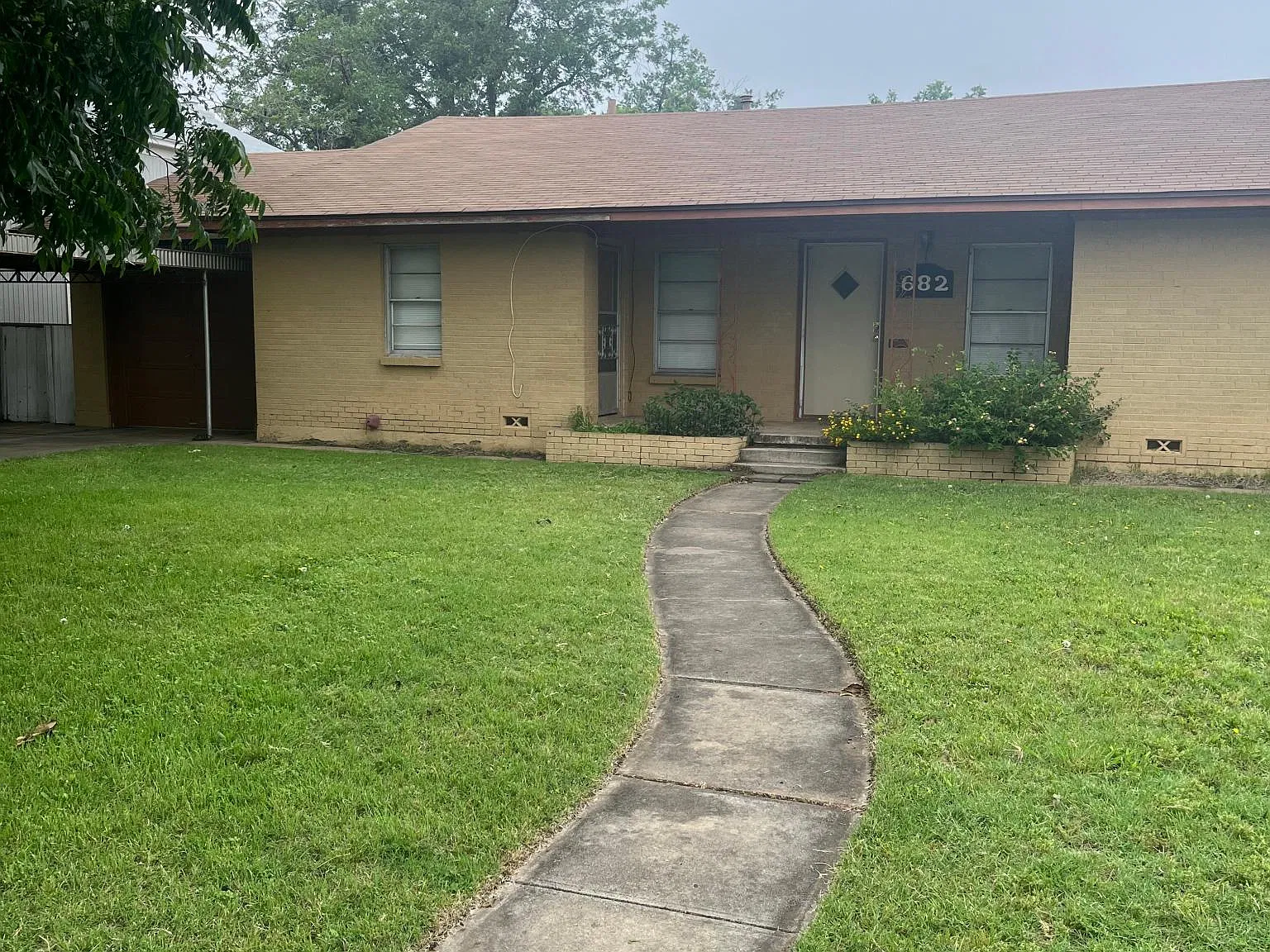 3 bed, 1650 sqft, $2,100 — Photo 1