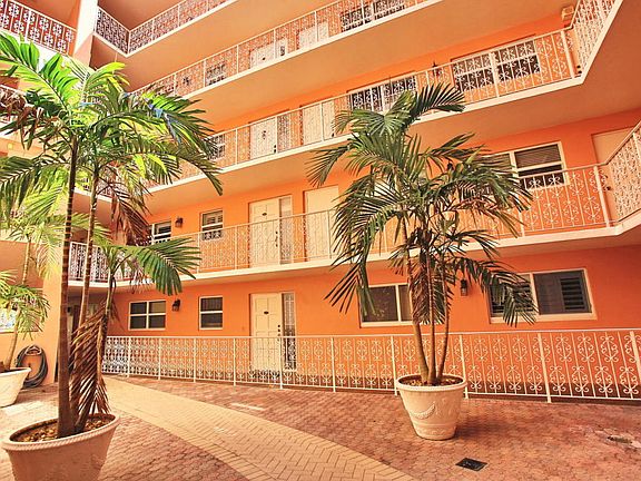 1099 S Ocean Blvd 106 South-large-004-8-