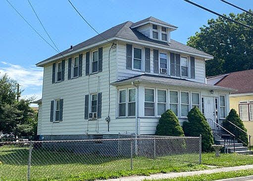 3rd image of 23 Walnut St