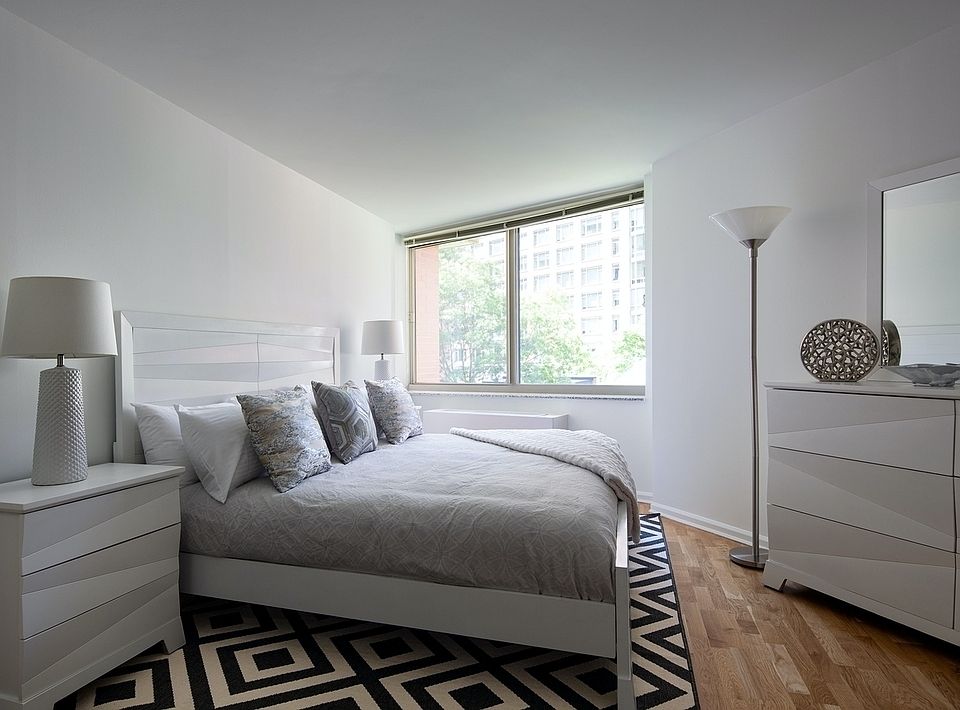 1st image of 400 Chambers St #4T