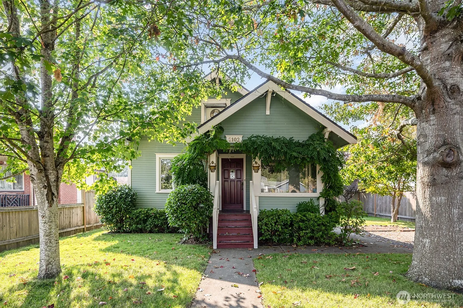 2102 Jackson Avenue photo 1