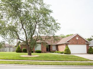 2160 W Vincent Ct, Springfield, MO 65810