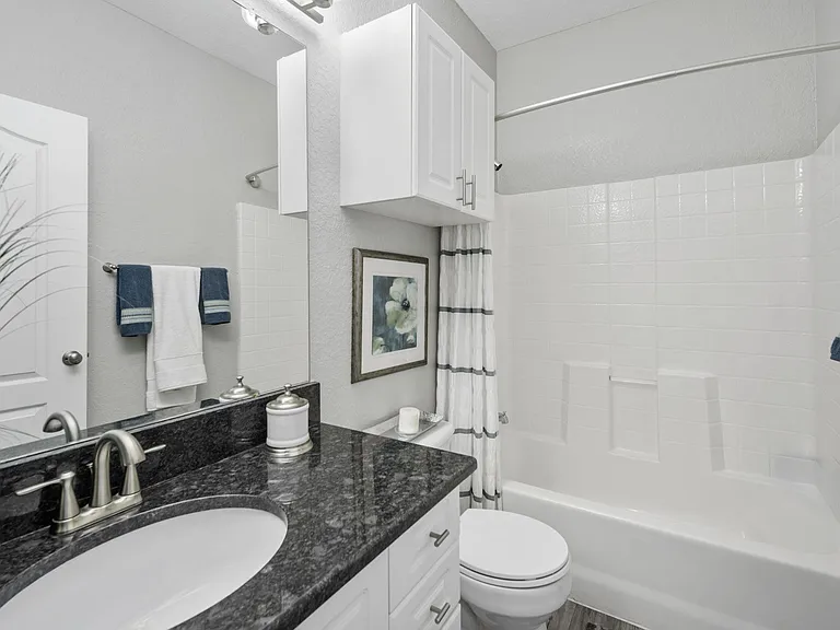 The Grand Reserve at Tampa Palms Apartments — Photo 12