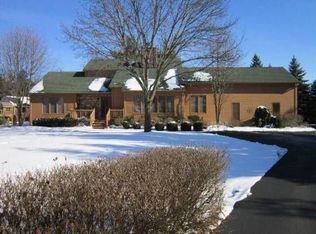 23876 Fairview Ct, Farmington, MI 48335