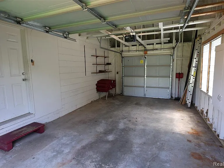 4121 Seminole Dr — Photo 56
