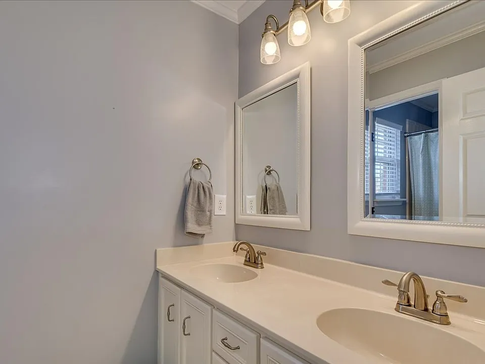 1156 Parkside Trl