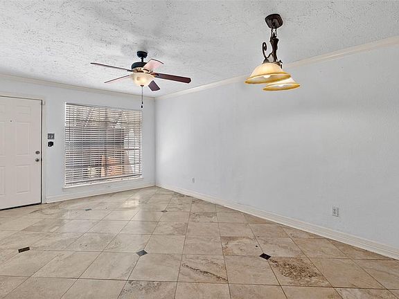 3rd image of 7313 Gulf Fwy APT 300