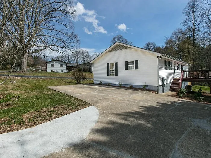 488 Onteora Blvd — Photo 1