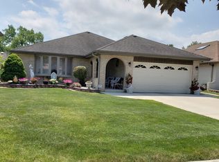 5717 W 82nd St, Burbank, IL