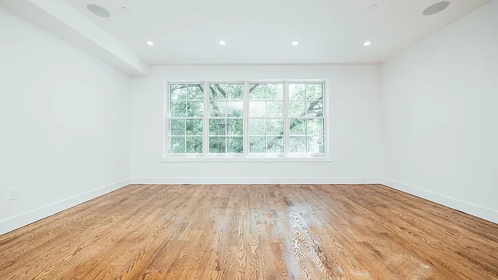 Rented by Nooklyn NYC LLC | media 11