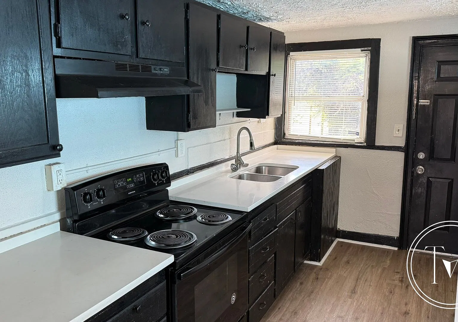 Charming 2-bedroom/1.5 bath home in the heart of Savannah! — Photo 4