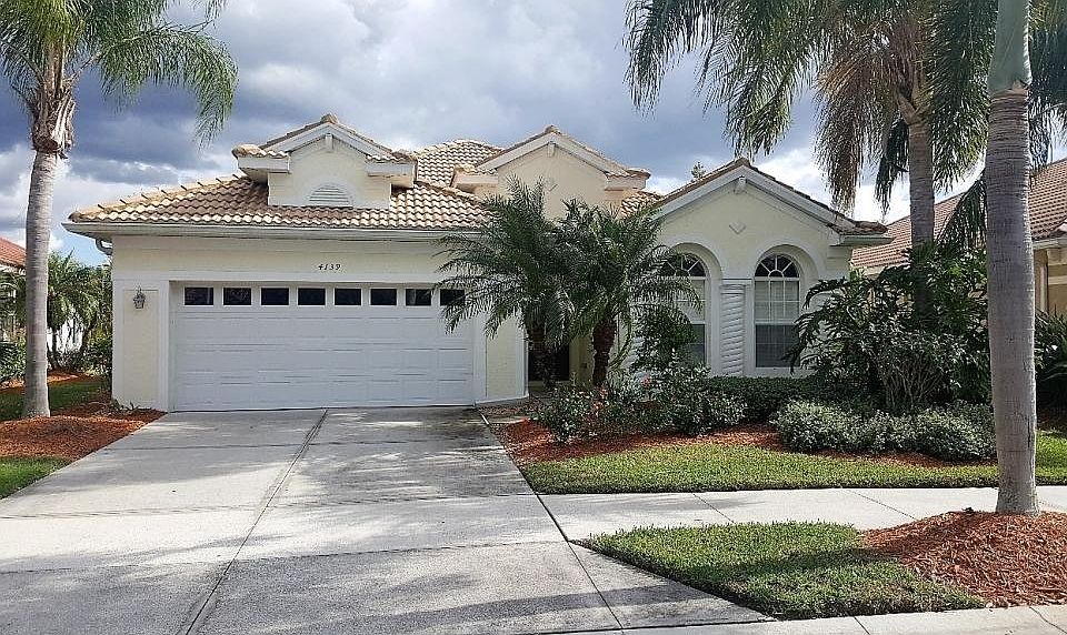 1st image of 4139 Blue Heron Cir