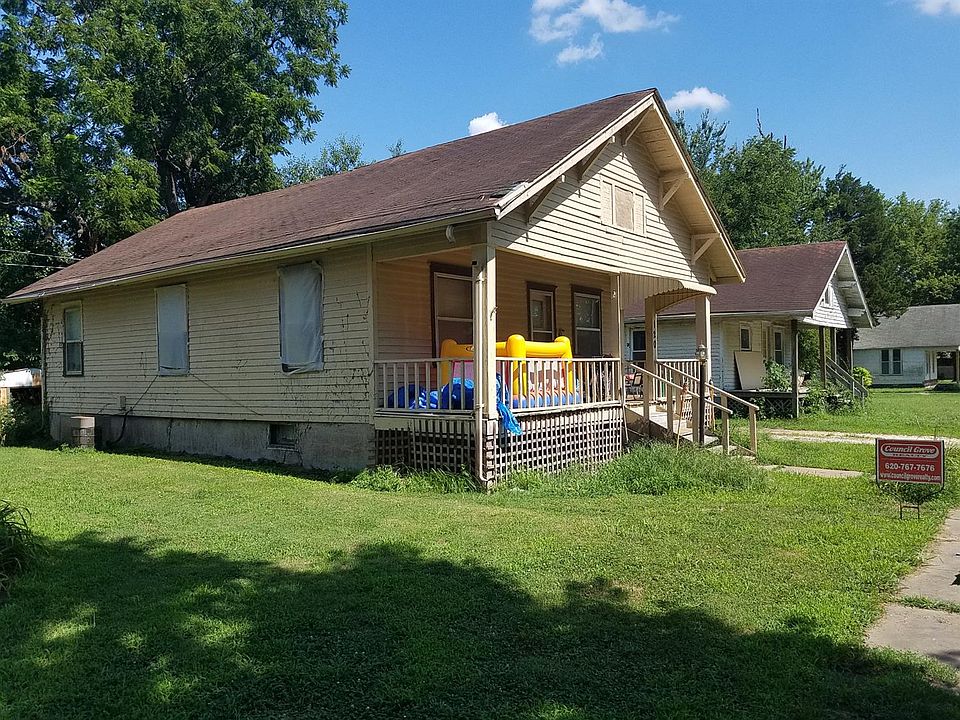 2nd image of 120 S Rockhill St