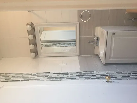 Rented by Contact Realty | media 7