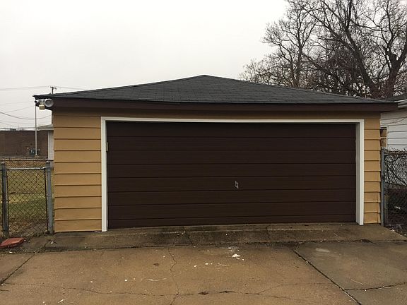 2nd image of 5732 Van Buren St