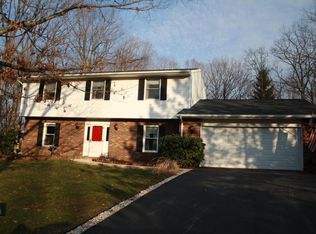 711 Deer Rack Dr, Mountain Top, PA 18707