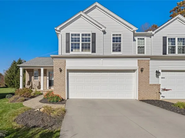 440 Canterbury Ln, Northfield, OH 44067