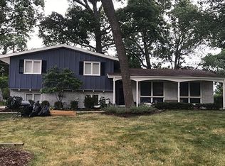 1346 Oak Ridge Dr, South Bend, IN 46617