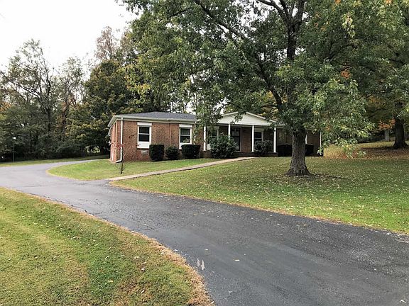 4th image of 475 Manor Cir