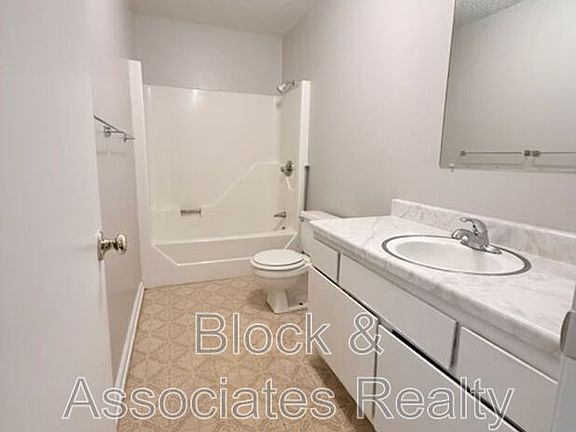 5th image of 115 College St APT 11