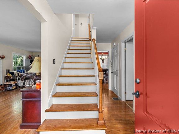 3rd image of 8410 Woodland Rd
