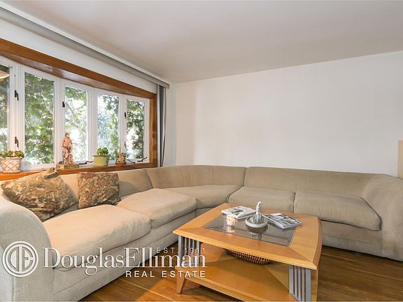 3rd image of 4325 Auburndale Ln