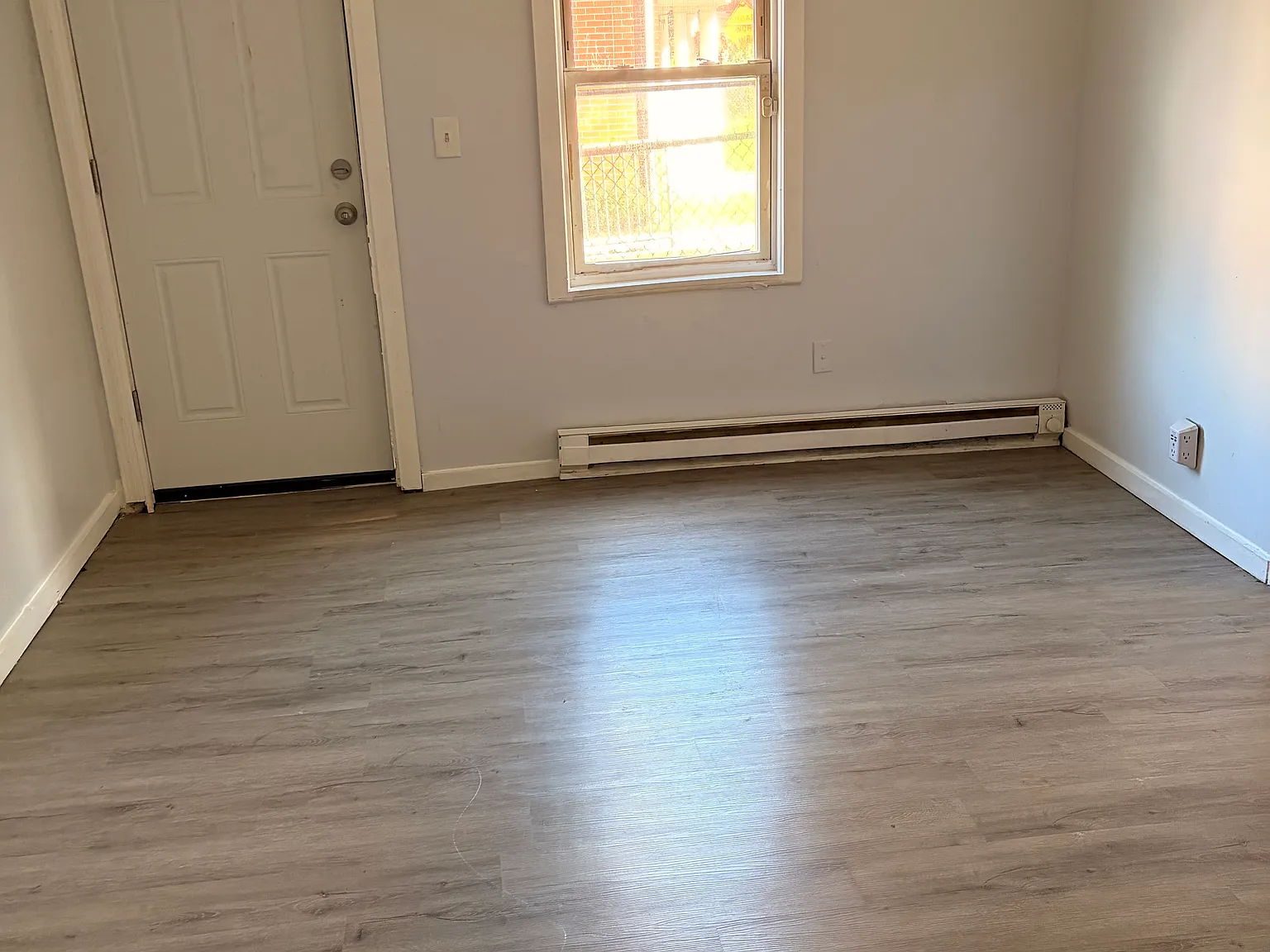 1 bed, 700 sqft, $1,150 — Photo 4