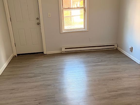 4th image of 550 Baldwin St #2