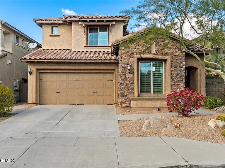 3734 E Matthew Dr — Photo 1