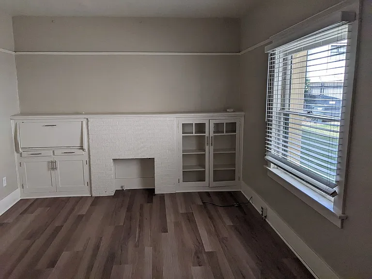 57 Linden Ave — Photo 2