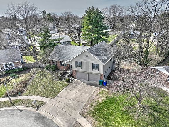 3rd image of 1225 W Pineview Ct
