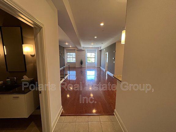 3rd image of 350 N Meridian St Unit 302