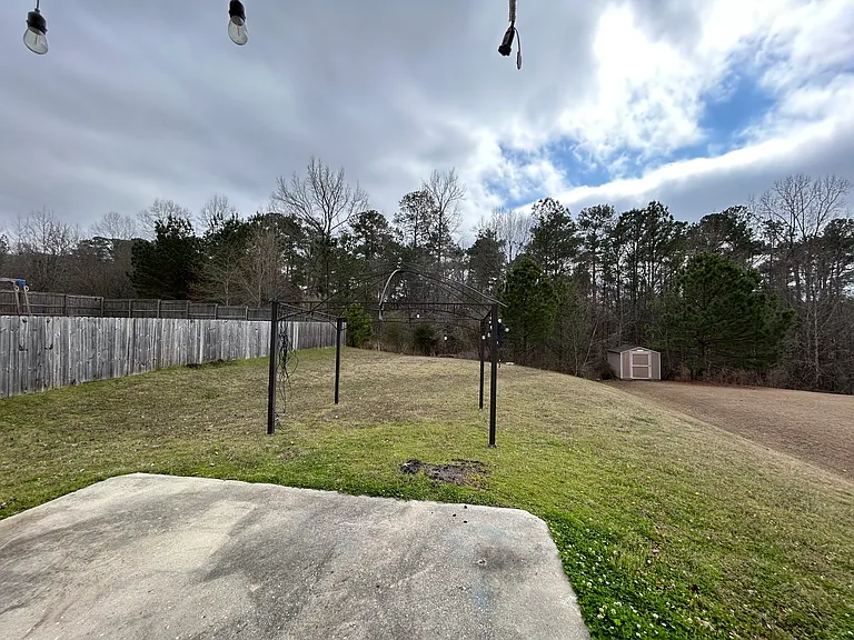 1040 Baltic Way — Photo 35