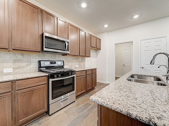 2nd image of 4022 Shady Palmetto Dr