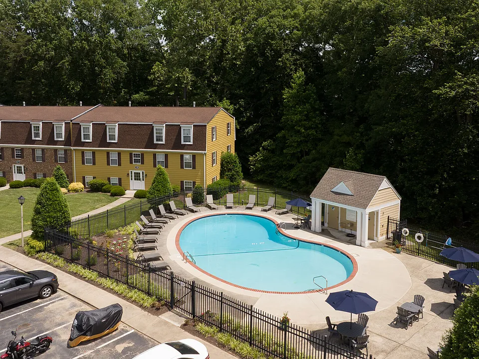 Colonial Towne Apartments