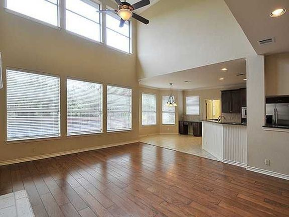 4th image of 1403 Canyon Edge Dr