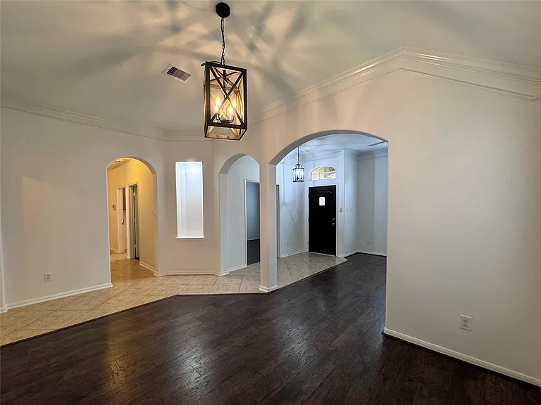 9023 Kinnel Ln — Photo 7