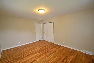 3rd image of 342 Glendale Ln