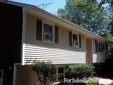 2nd image of 62 Seven Oaks Ln