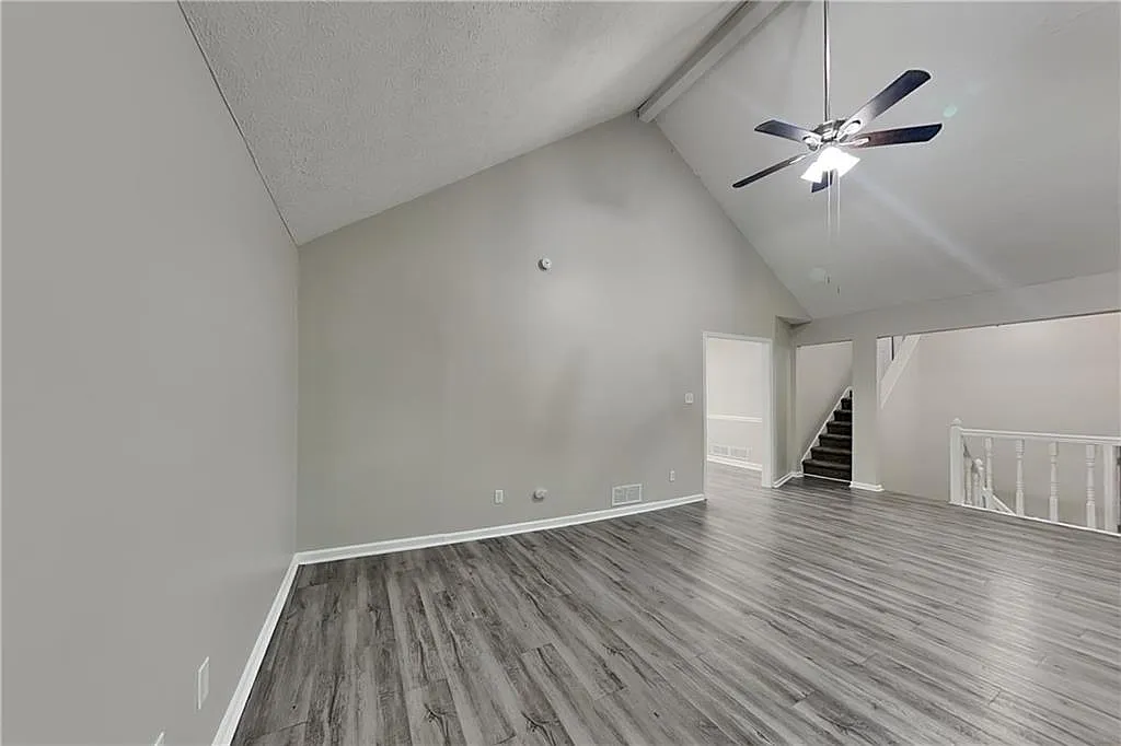 3 bed, 2.0 bath, 1492 sqft, $1,975 — Photo 4