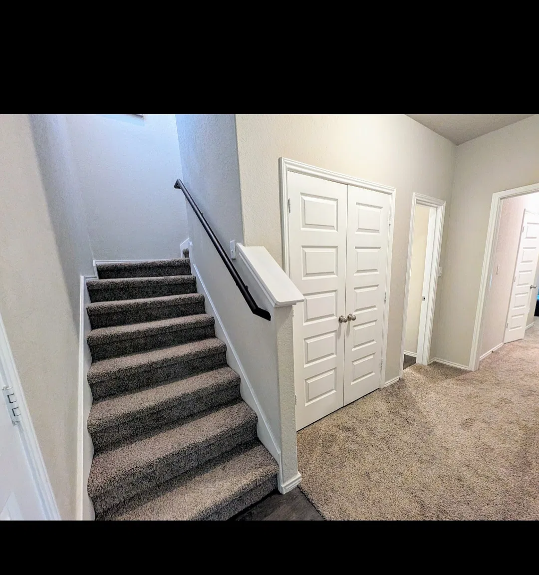 4 bed, 2.5 bath, 2036 sqft, $1,960 — Photo 4