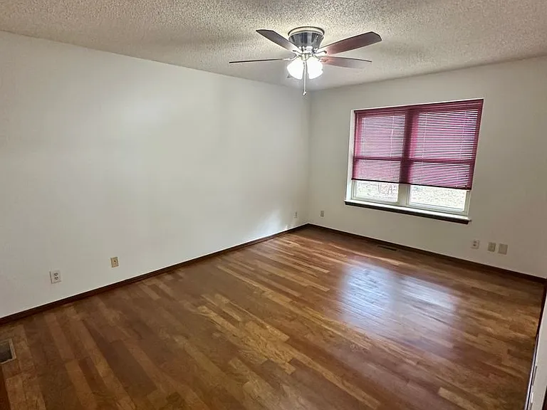 3608 Chatham Ct — Photo 45