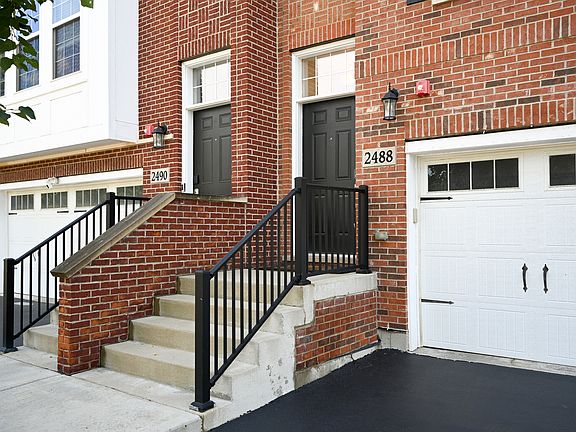 3rd image of 2488 Huntleigh Ln